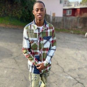 Meet your Posher, Dejohn